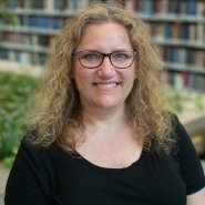 woman in black shirt