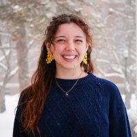 Headshot of Shannon, outside snowy weather 