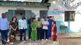 Students visit school