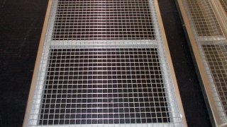 Breeding cage floor