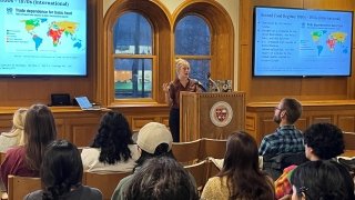 Abigail Lateer - Presentation