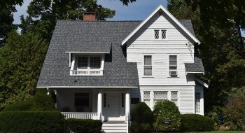 A photo of the Richard Brush Alumni house on St Lawrence campus.