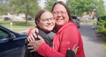 A student and their mother embrace during move-in weekend.