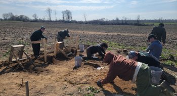 Students digging skeletal remains