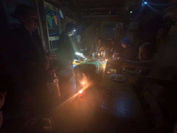 Arcadians enjoy dinner by candlelight.