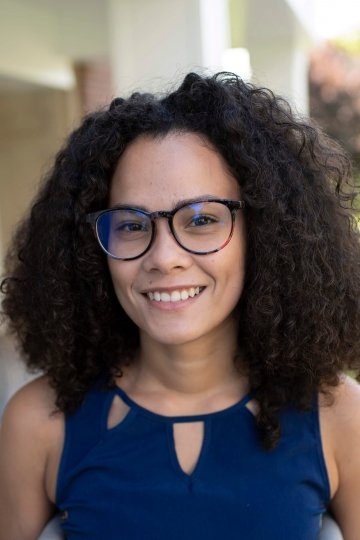 Headshot of Carla Martinez-Perez.