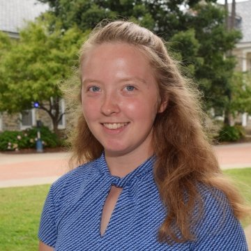 Erika Looman headshot