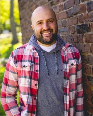 Dan Caffrey Headshot