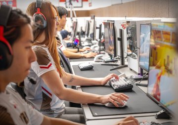 Saint Lawrence University esport athletes scrimmaging together