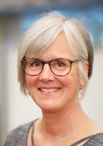 photo of Kelly Denton Borhaug