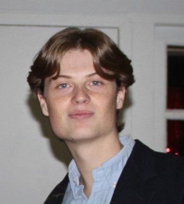 Headshot of Matthew Shelton.