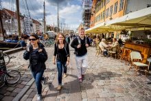 Laurentians walking abroad